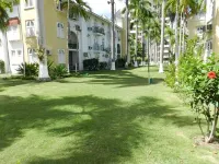 Amazing 2Bd Penthouse w/Roof Top Patio w/Outdoor Shower - Paradise Found