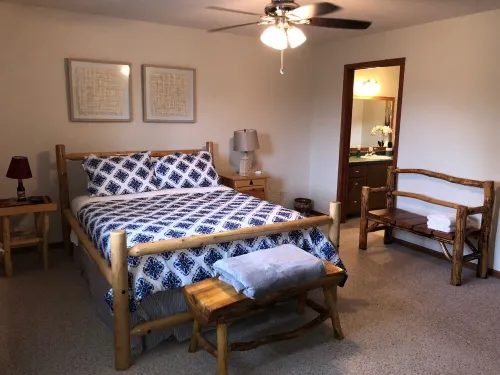 Chetek Country Home 4 bedroom/3 bathroom 4 acre property (Sleeps 15)