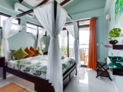 Ophelia's Villa: Waterfront Luxury with Private Pool Hotels in Maya Beach