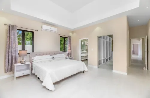 New Family-sized House w/pool, 5 mins from beach Hotels in Retreat