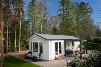 StayatSas Tiny House Sam. Free WiFi, reserved parkingspace, kids & dogs welcome!