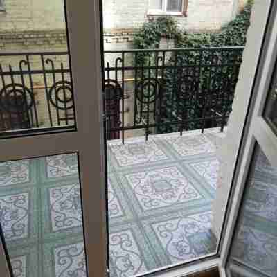 beautiful 2 rooms apartment 1 min khreschatyk st Others