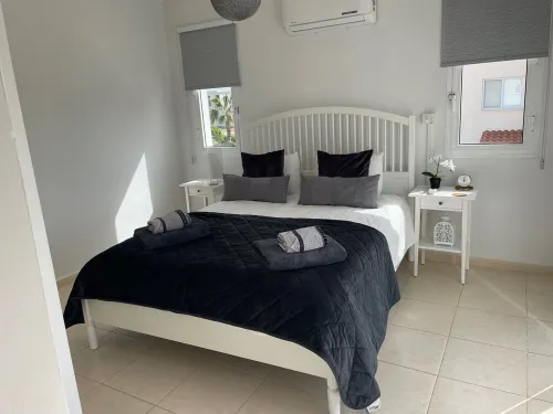 Spacious Villa with stunning views over the Ocean with pool heating available. Hotels in Peyia