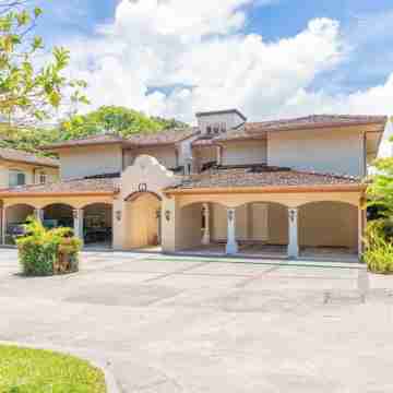 High-Ceiling Condo Nestled in Treetops at Los Sueños Hotel Exterior