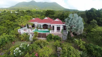 Ocean View villa. 5 min drive to 4 seasons and beach のホテル