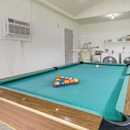 Pregame Pool Matches, 1 Mi to UO Campus