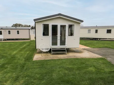 Pines 30 Отели рядом с достопримечательностью «Парк Плейдейл Фарм»