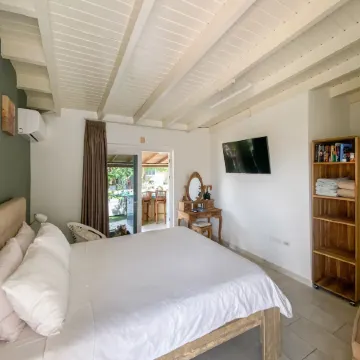 Casalina Garden 2 Blocks to Palm Beach & Kitesurfing School Отели рядом с достопримечательностью «Пляж Палм-Бич»