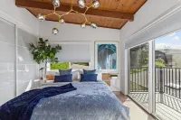 180-Degree Ocean Views Deck + Hillside - 4-Star