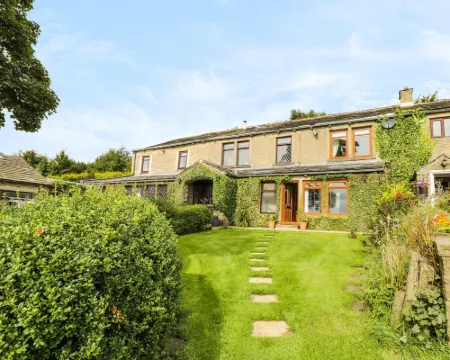 Upper Highlees Farm Hotel di Halifax