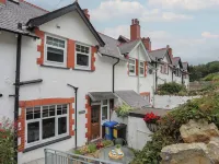 2 CAE Glas Hotels near Sblash Aqua Park