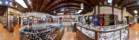 Thunderbird Lodge Отели в г. Апачи