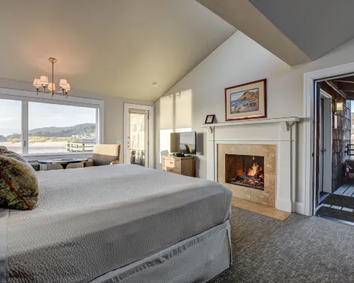 The Waves Hotels in Cannon Beach