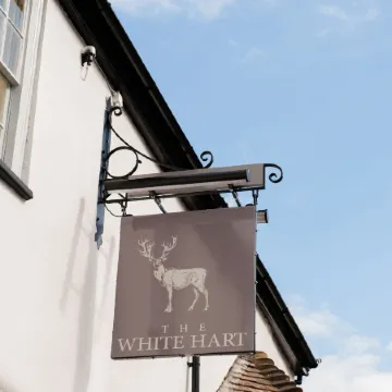 The White Hart, Overton