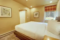 Amazing Ski-in Ski-Out Condo, Pet Friendly - Very Spacious - cm236