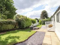 Woodlands Lodge Hotels near Denbigh Friary
