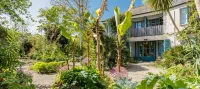 Logis Hotel les Fuchsias Отели в г. Кету