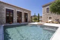 Mare Monte Luxury Suites - Pools