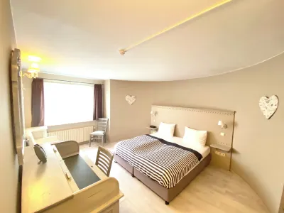 호텔 드 피어랑 Internationale Rozentuin Coloma 주변 호텔