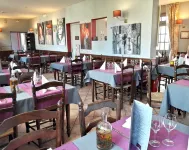 Logis Hôtel les Terrasses Hotels in Saint-Pierre-Aigle