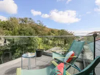 The Upper Deck - Apartments