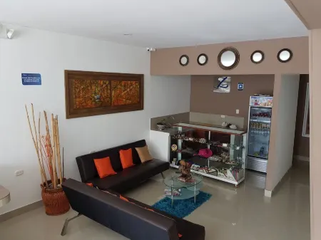 Zafara Hotel Отели в г. Гайра