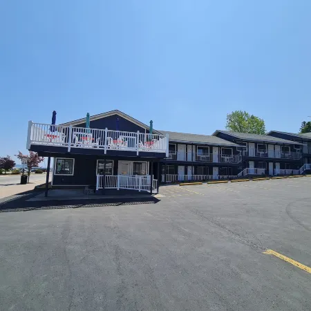 Bayside Inn