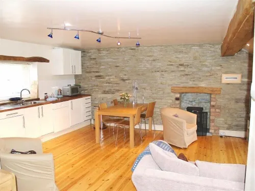 Stable Cottage, Cardigan - Wi-Fi