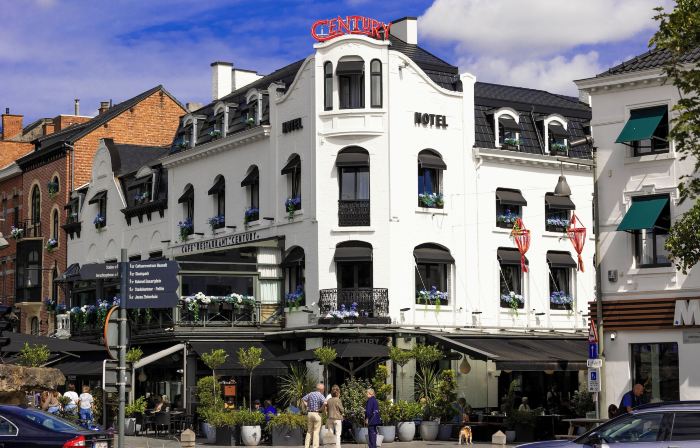 Hotel the Century