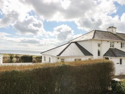 The Beach House Criccieth Hotels near Criccieth