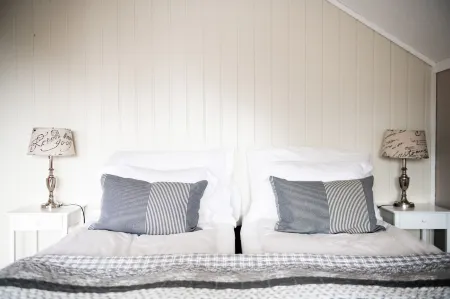 Moens Motell Отели в г. Санне