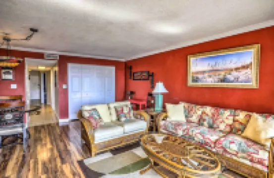 Myrtle Beach Condo, 1 Block to Ocean Shore! Hotels in 