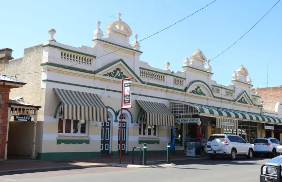 約克賽特萊斯旅館