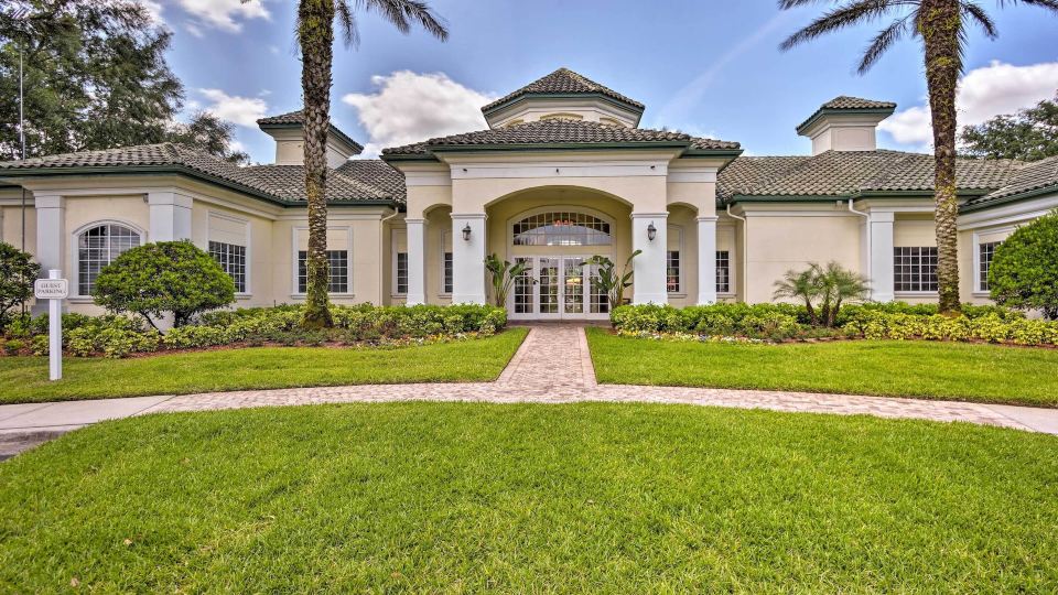 Resort-Style Condo w/ Pool: 6 Mi to Magic Kingdom