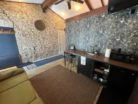 Metcalfe Suites - Old Stone Alcove
