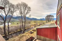 Lovely Livingston Loft w/ Mountain & River Views! - Wifi