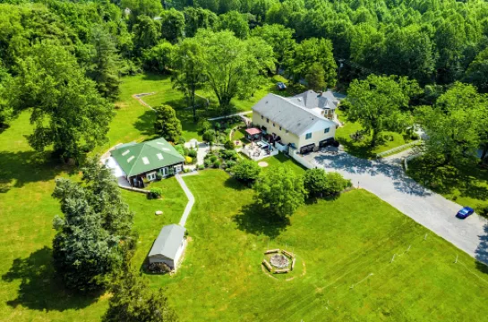 Stone Manor Boutique Inn