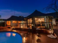 Tau Game Lodge - Pools