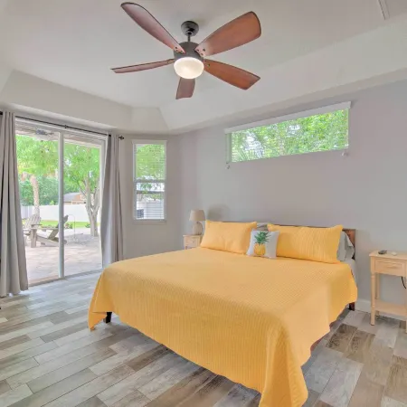 Airy Crystal River Retreat w/ Backyard Oasis!