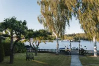 Serene lakeside cabin next to the sea just 10 minutes from Stockholm city!
