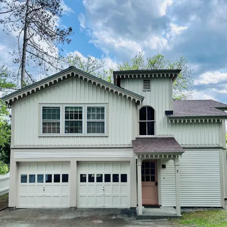 Woodstock Village Carriage House Отели рядом с достопримечательностью «AT trailhead Woodstock VT»