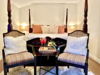 Settlers Suites - Bed and Breakfasts
