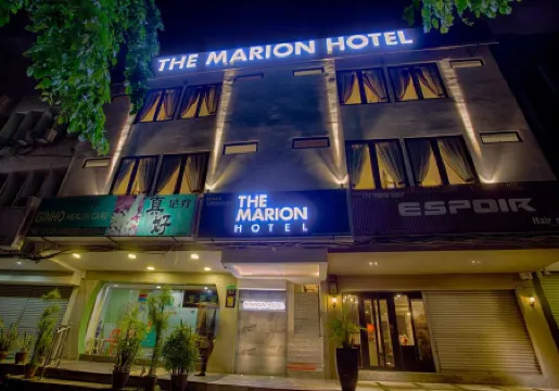 The Marion Hotel (Pelangi Branch) Отели рядом с достопримечательностью «Таман Бунга Райя МБЖБ»