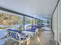 Edmonds Apartment with Private Wine Cellar! Hotele w: Edmonds