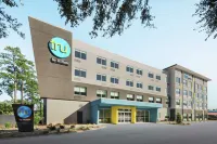 Tru by Hilton Savannah Midtown Hotels near Hunter Army Airfield