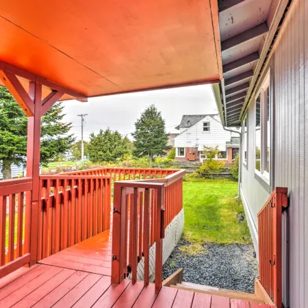 Walkable Sitka Getaway w/ Community Perks!