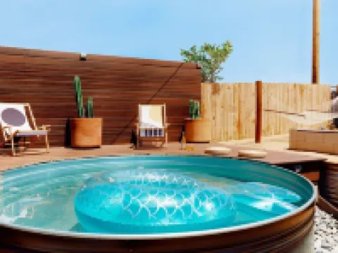Live Centered W/ Hot Tub, Fire Pit in Joshua Tree 2 Bedroom Home by RedAwning 約書亞樹村酒店