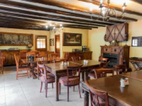 Hotel Nomad Belvedere Lodge โรงแรมในมิดแรนด์