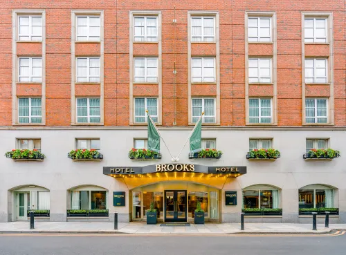 Brooks Hotel - เปิดใหม่