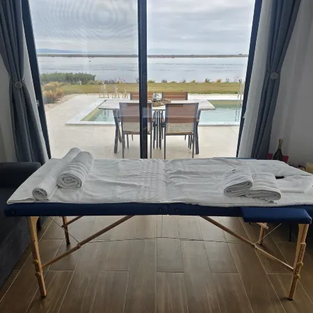 Flamingo View Suites
